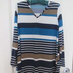 Peach Love California Women's Large Floral Print Long Sleeve V Neck Tunic